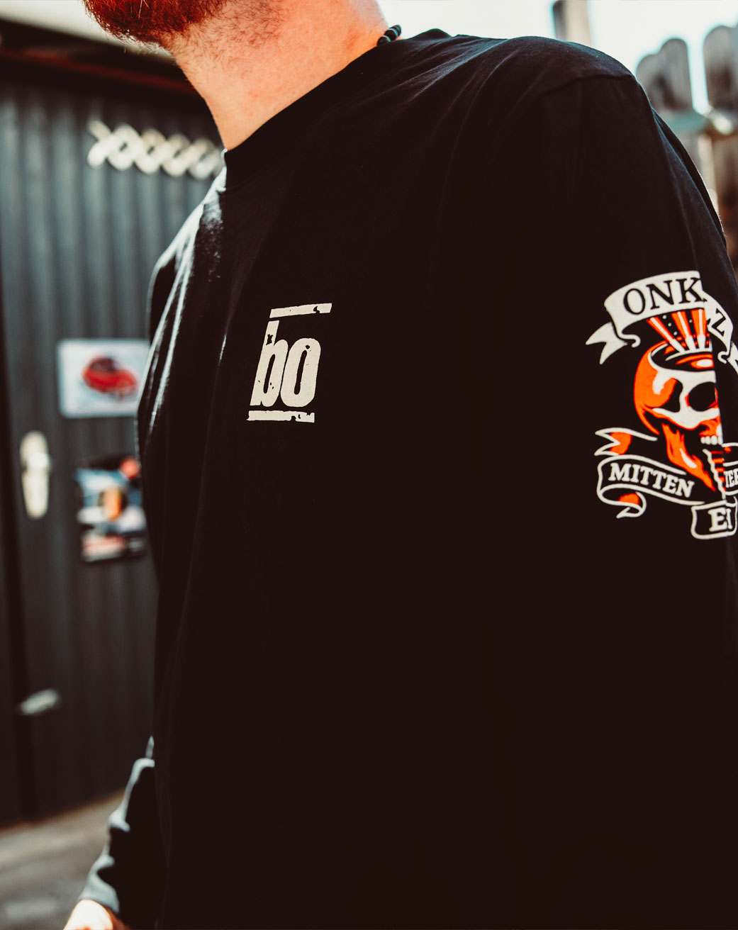 Mitten unter euch rot (Longsleeve)